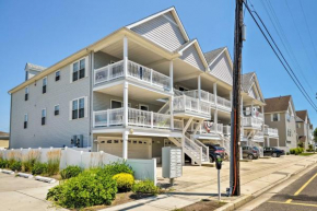 Condo with Deck Walk to Beach and Convention Center!